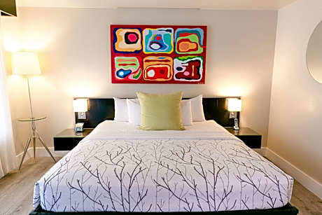 Snooze and Cruise King -- Includes Parking, Long Beach Port Transfer