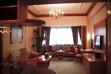 JUNIOR SUITE