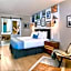 Hotel Paradox, Autograph Collection