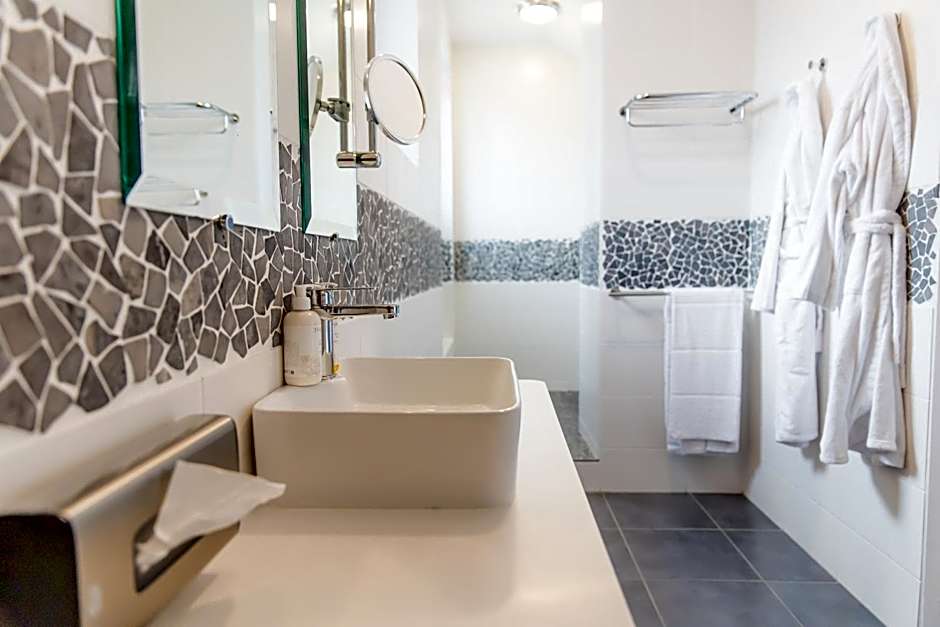 Hôtel La Baie des Anges, son SPA marin & sa piscine couverte et chauffée