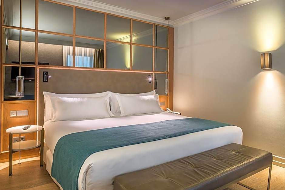 Barcelo Emperatriz Hotel