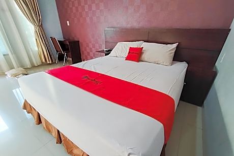 RedDoorz Syariah near Lotte Grosir Medan