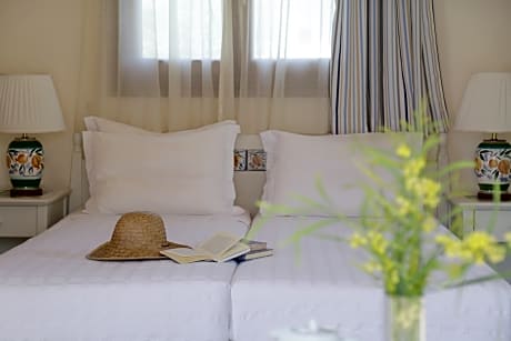 DOUBLE GARDEN VIEW OR POOL VIEW