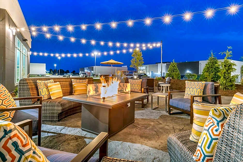 Cambria Hotel Bettendorf - Quad Cities