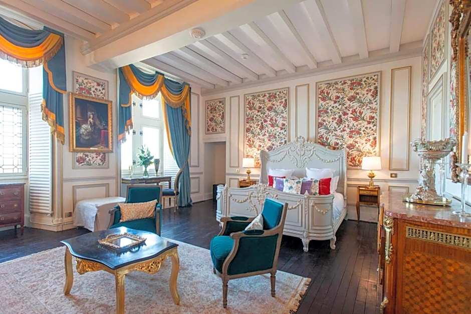 Chateau Le Prieure - Younan Collection