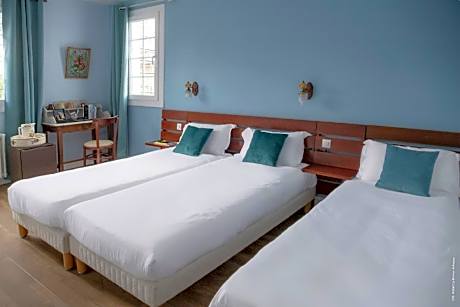 Superior Family Room (2 Adults +  1 Child)