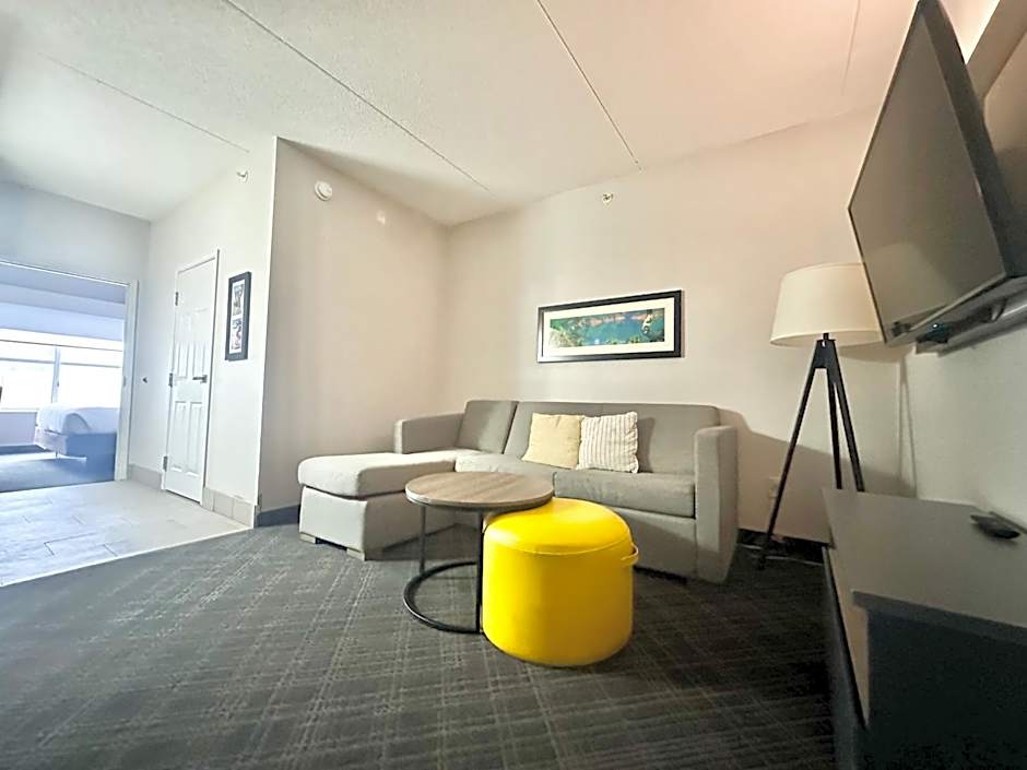 Comfort Inn & Suites Calhoun South