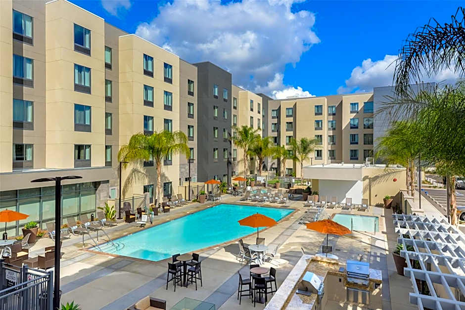 Homewood Suites by Hilton Anaheim Resort