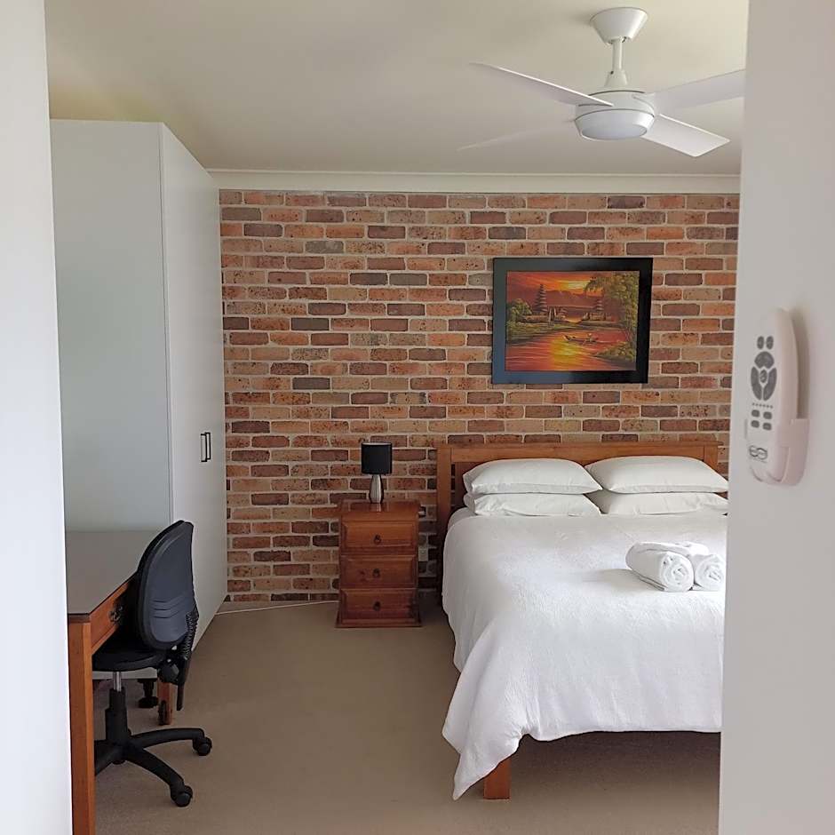 Emerald Tropical Palms B & B