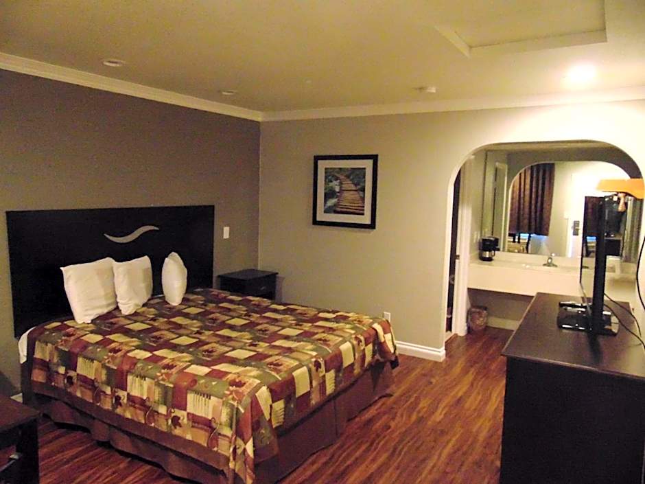 West Coast Inn Santa Ana