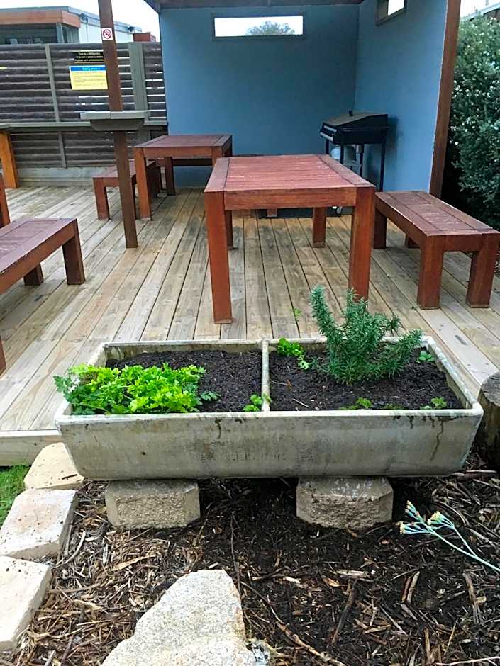 Riverside Ocean Grove Motel Suites and Holiday Cabins