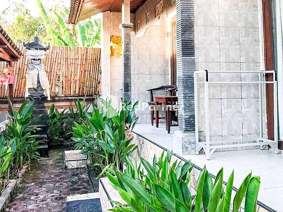 Reynold Artha Guest House RedPartner