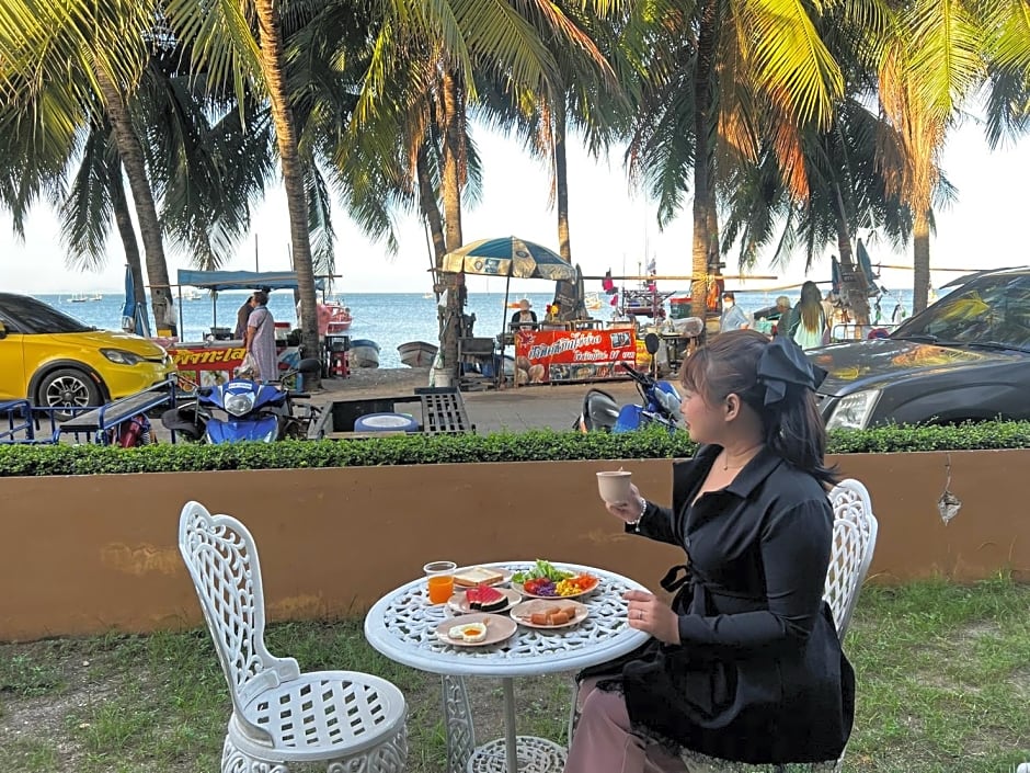 Nana Chat Bangsaen Hotel