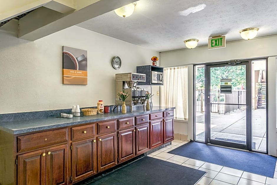 Americas Best Value Inn Edgewood