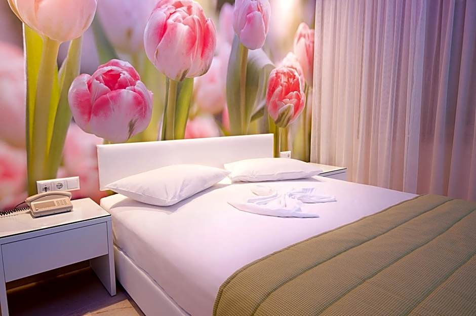 Louloudis Fresh-Adults Only