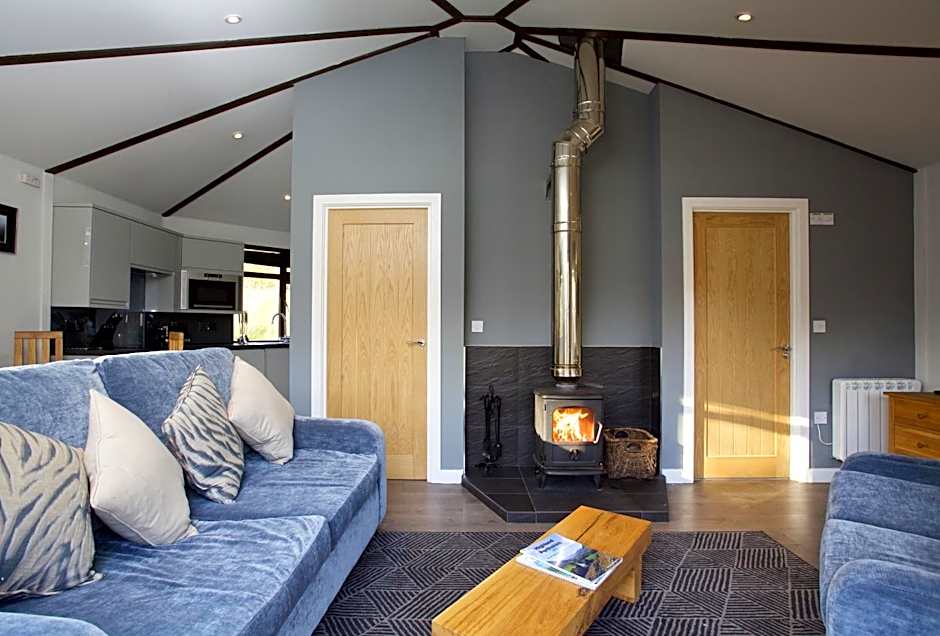 LOCH TAY HIGHLAND LODGES and GLAMPING PARK