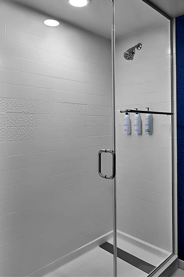 Fairfield Inn and Suites Rochester East