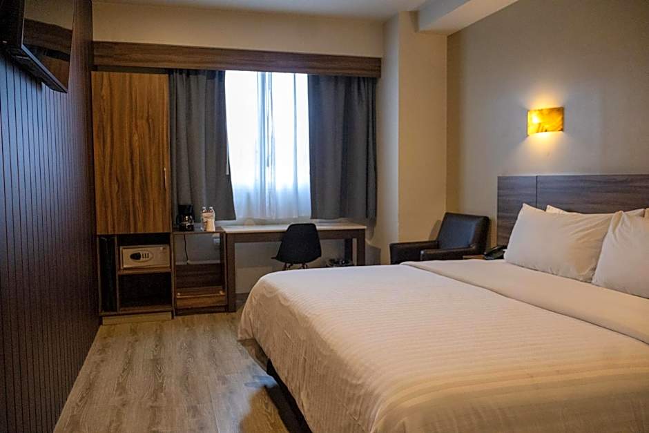 Crown Victoria Hotel
