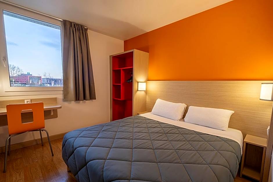 Première Classe Roissy - Aéroport CDG - Le Mesnil-Amelot