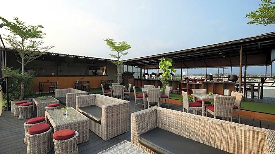 Yellow Star Gejayan Hotel