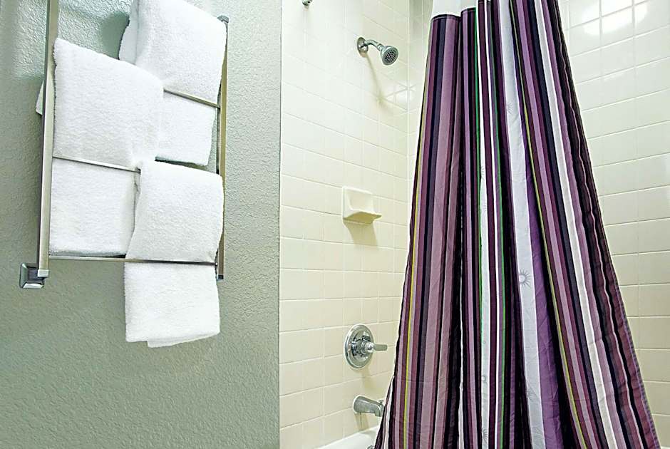 La Quinta Inn & Suites by Wyndham West Palm Beach - Florida Turn