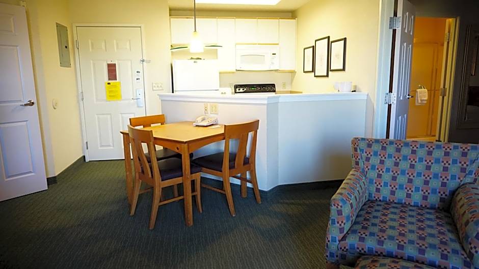 Baymont by Wyndham Wichita East