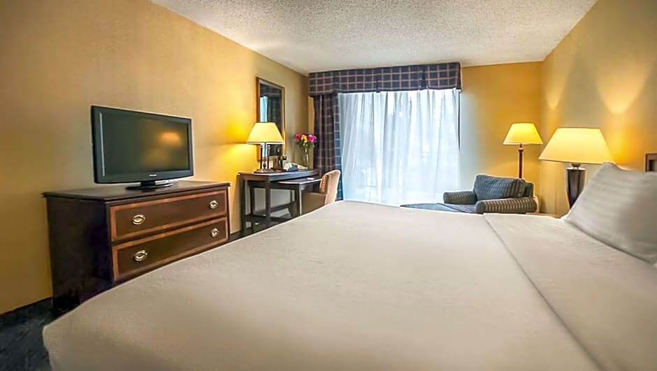 Magnuson Grand & Conference Center Somerset-Bridgewater