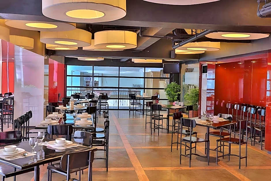 Metrocentre Hotel & Convention Center