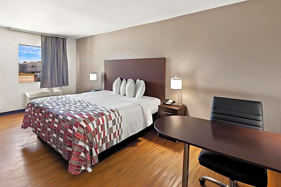 Red Roof Inn Muscle Shoals