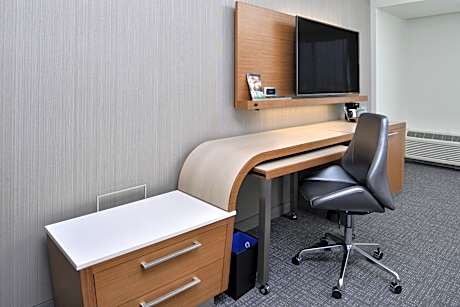 One Bedroom Executive Suite and Courtyard View