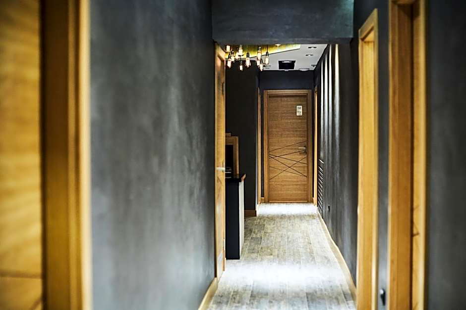 One Luxury Suites