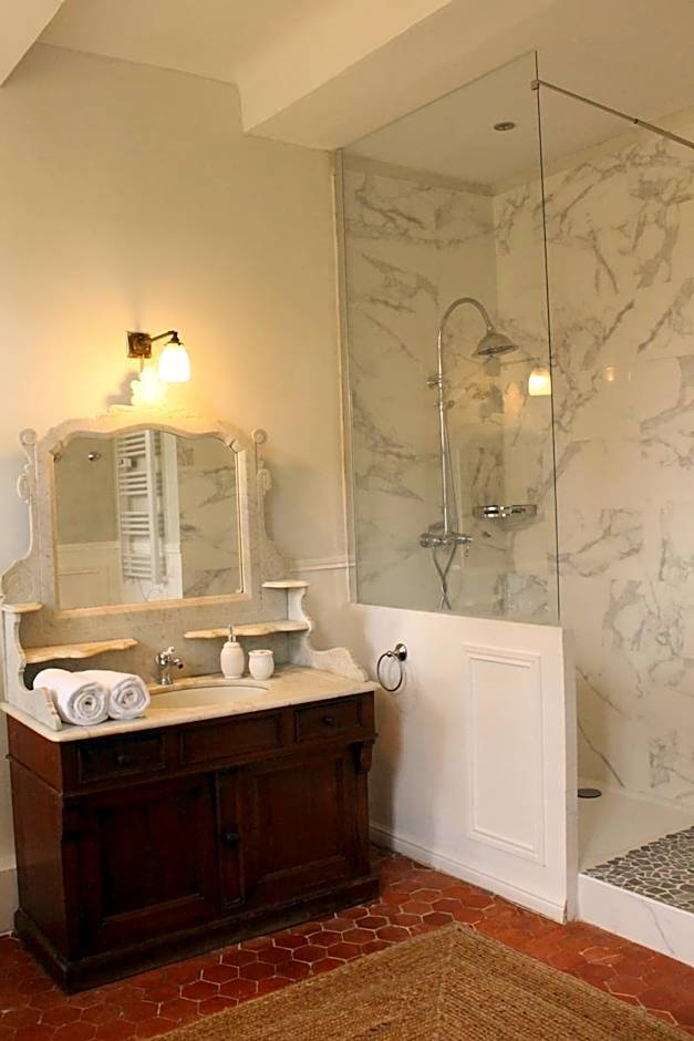 1560- Domaine Des Cinq Jardins- A Magical and Authentic Mansion