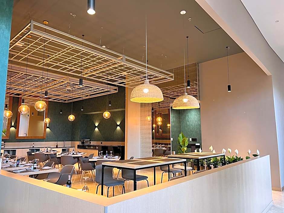 Holiday Inn Bogota Airport By IHG