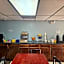 Days Inn & Suites by Wyndham Marshall