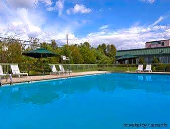 NORTHEAST GARDEN INN.