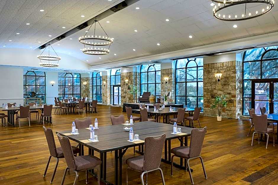 Renaissance by Marriott Austin Hotel