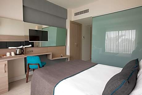 Standard Double or Twin Room with Land View