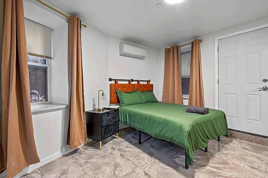 Upper East Side Luxury 3BR 2B 1700 square feet