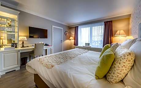 Deluxe Double Room with Dune View