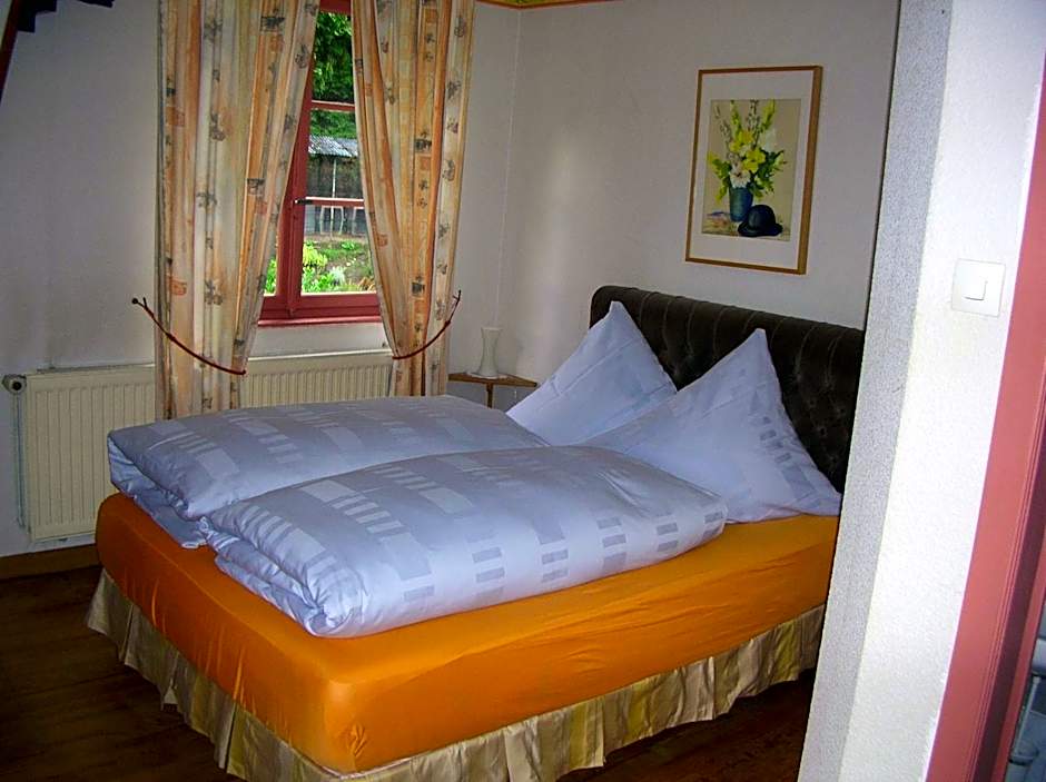 Photo 1 of 10 of 1 Double Bed or 2 Beds