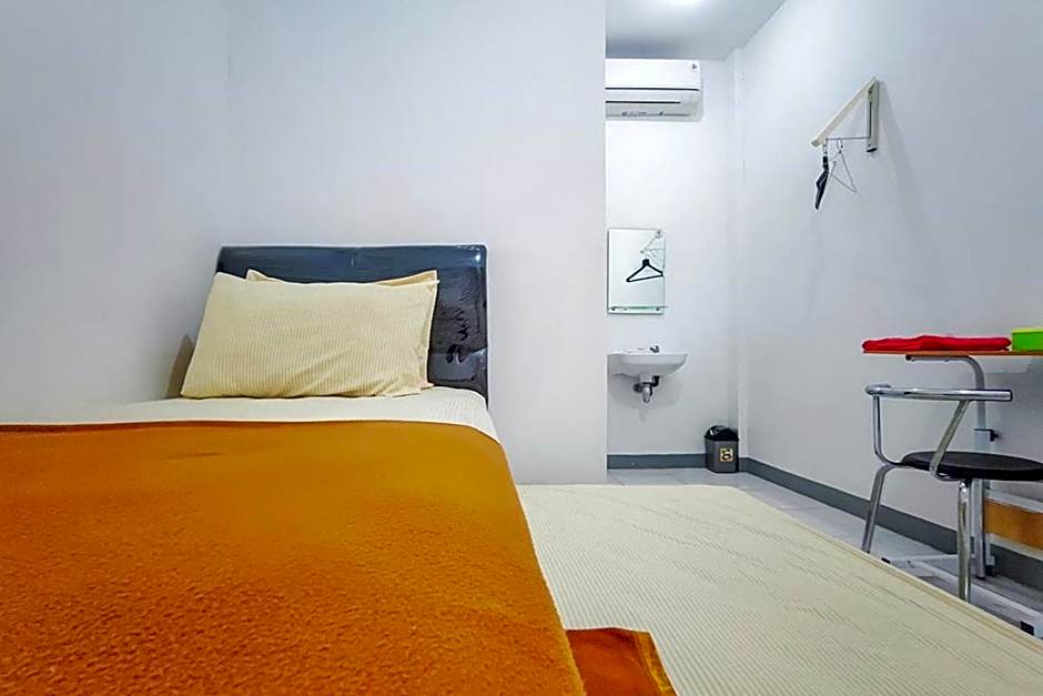 Shekinah Homestay & Cafe Waikabubak RedPartner