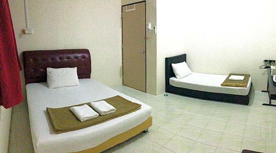 Semarak Beach Inn