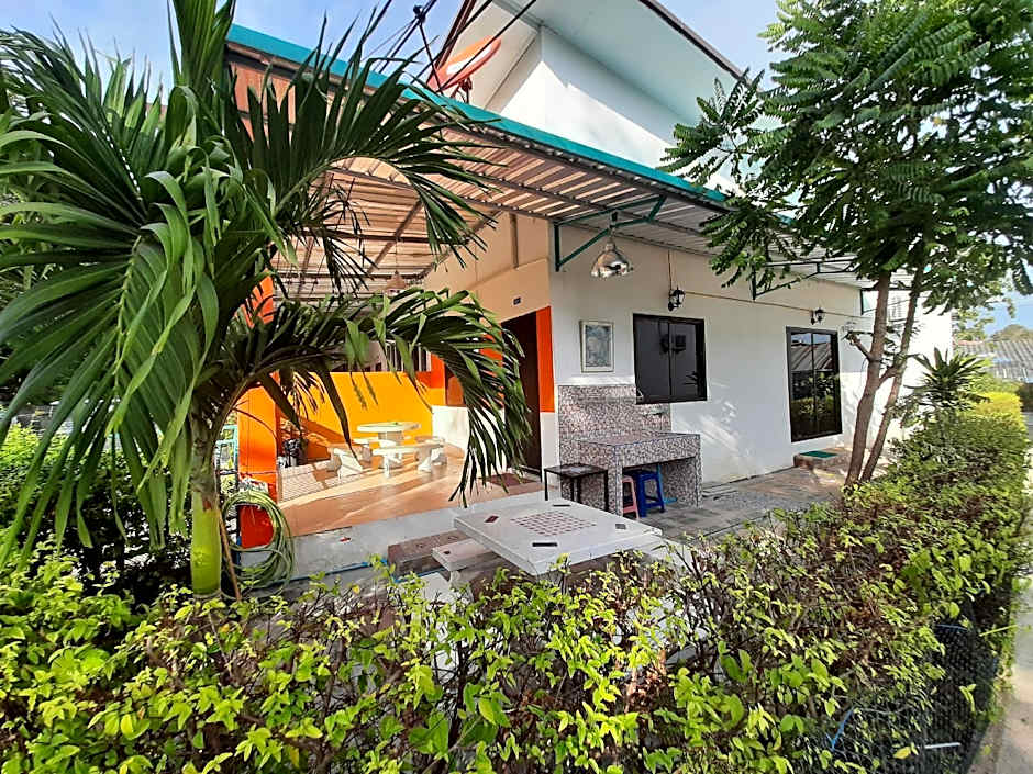 Runa Group House Samed 