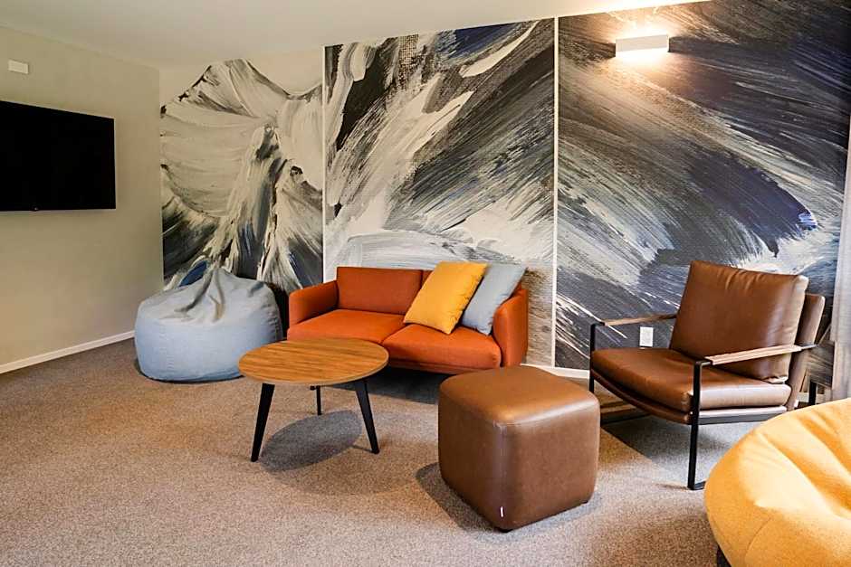 Haka House Franz Josef