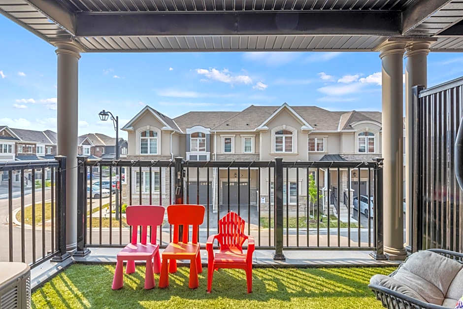 Modern Family Friendly 4BR Home Away From Home