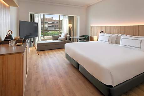 Superior Double Room with Pool View