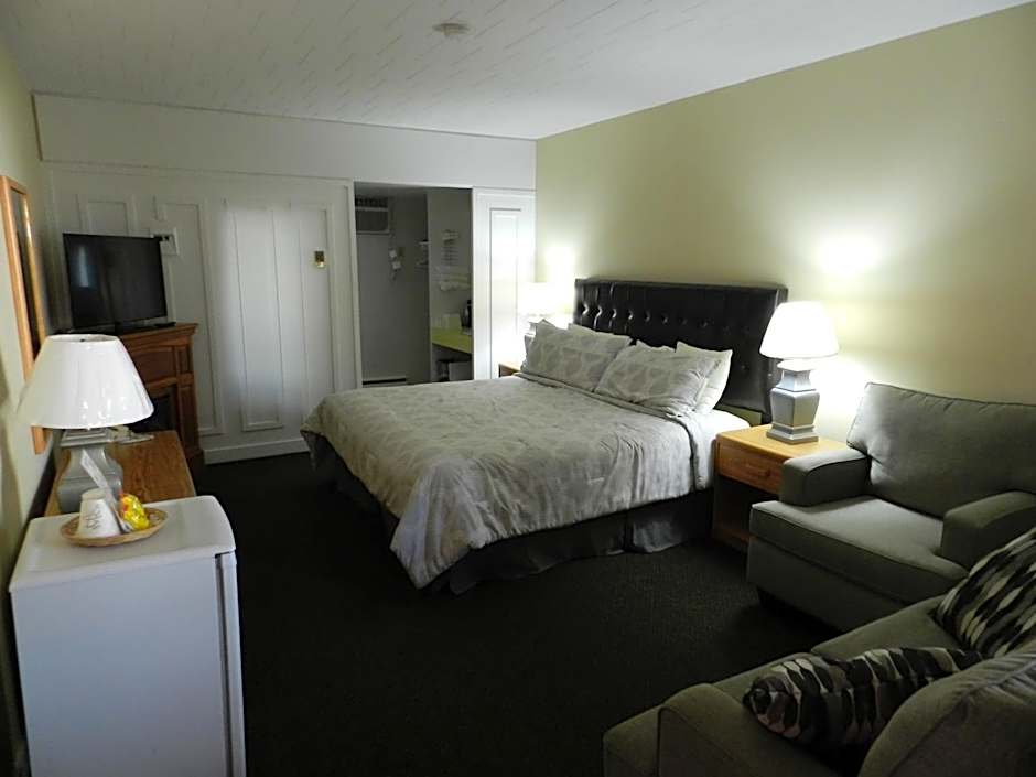 Kings Inn Near the Falls