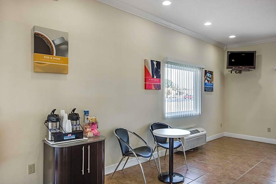 Motel 6-Hinesville, GA