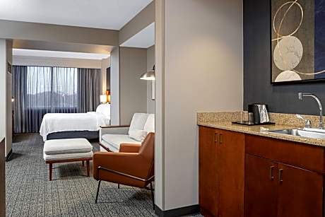 Courtyard by Marriott Long Island MacArthur Airport