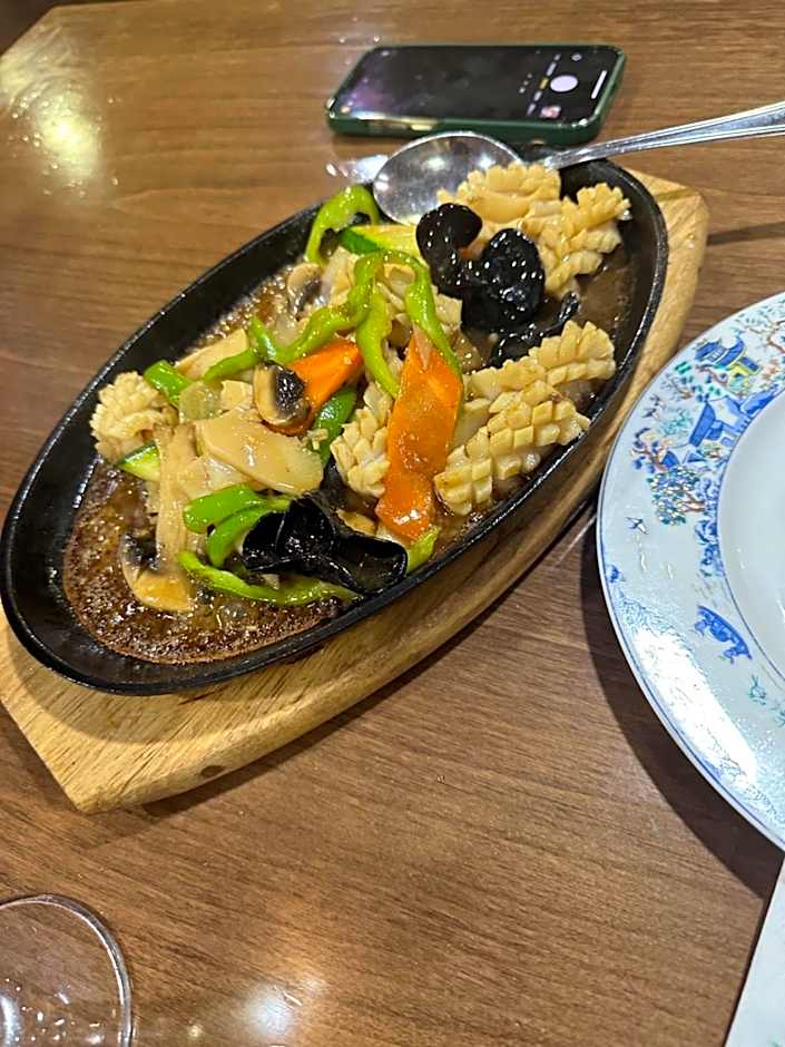 Hostal agripino y Restaurante asiático